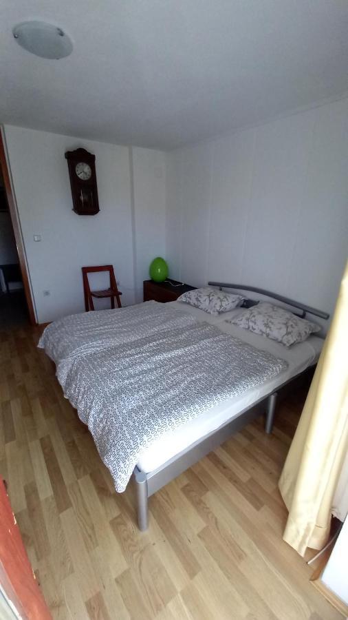 Draga - 2 Bedroom Apartment Tržič Kültér fotó